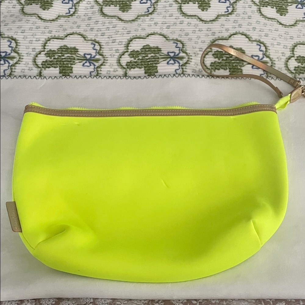 Lily Pulitzer Neoprene Zip-up Case.